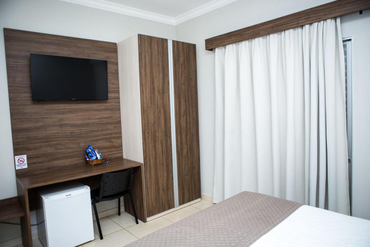 Hotel Avenida Joao Pinheiro Eksteriør billede