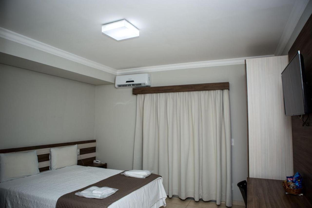 Hotel Avenida Joao Pinheiro Eksteriør billede